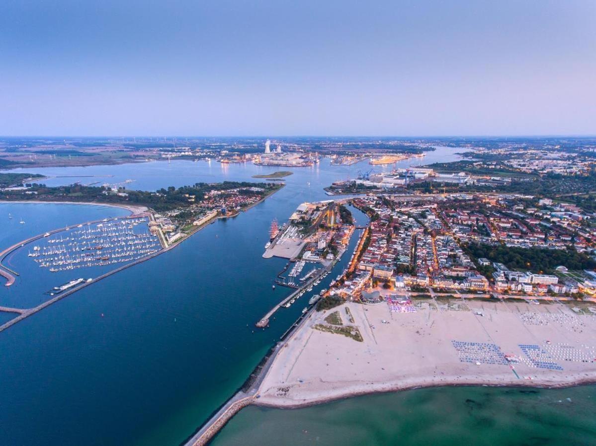 Schiller, Wenige Schritte Zum Rostock